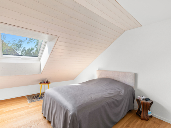Chambre sous combles à St-Légier