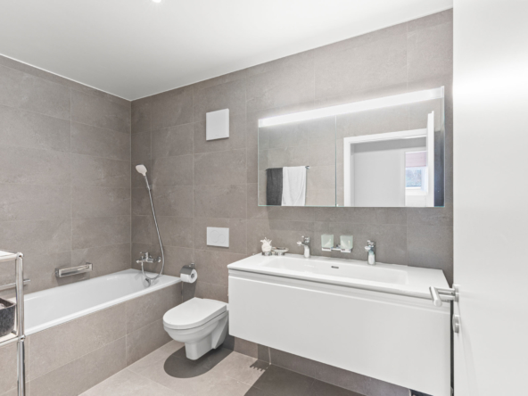 Salle de bain principale à St-Légier
