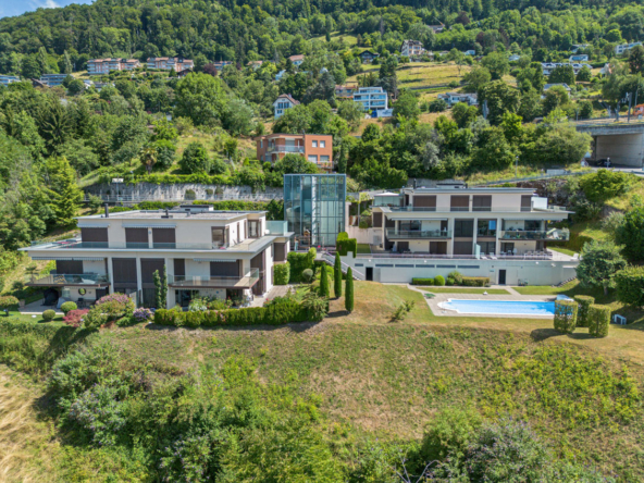 Ensemble immobilier haut de gamme avec piscine et ascenseur panoramique à Montreux