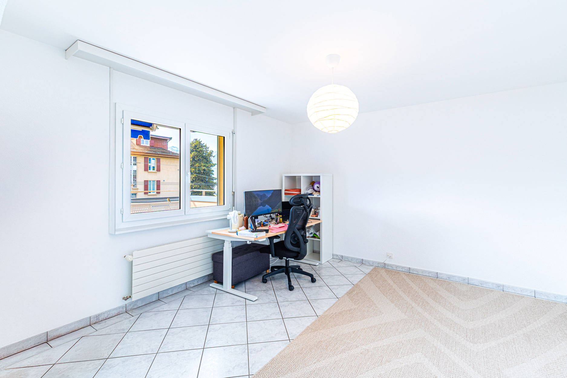 Bureau lumineux avec carrelage à Clarens