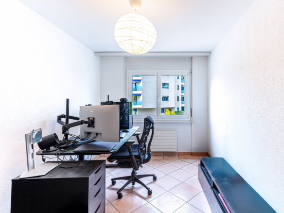 Deuxième pièce de travail à Clarens avec fenêtre