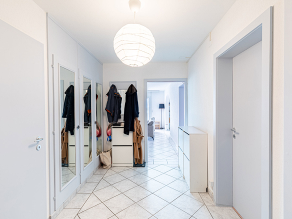 Hall d’entrée fonctionnel avec rangements à Clarens