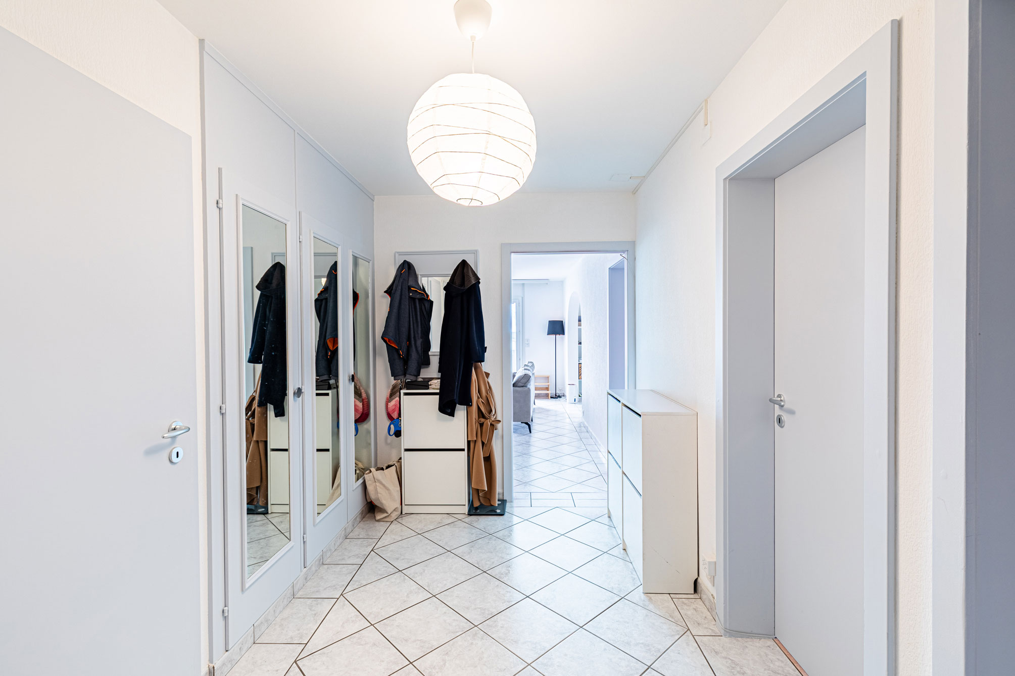 Hall d’entrée fonctionnel avec rangements à Clarens