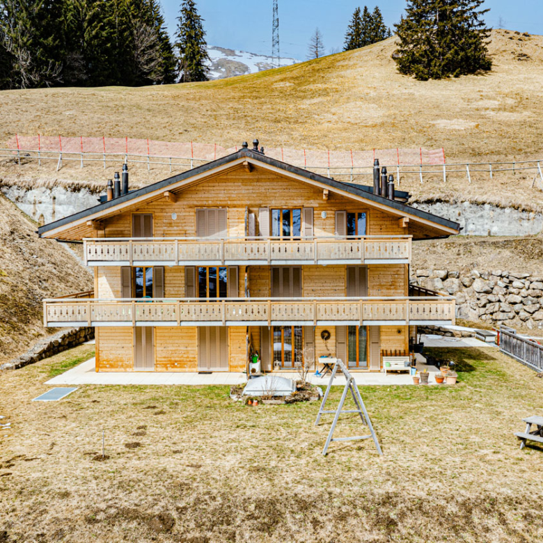 Chalet alpin de plusieurs logements à Les Mosses
