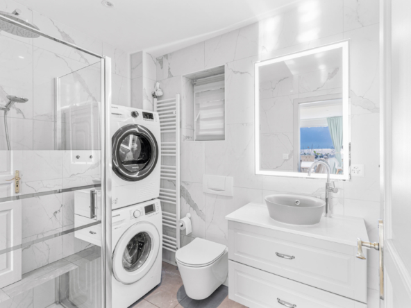 Salle de bain contemporaine à St-Légier