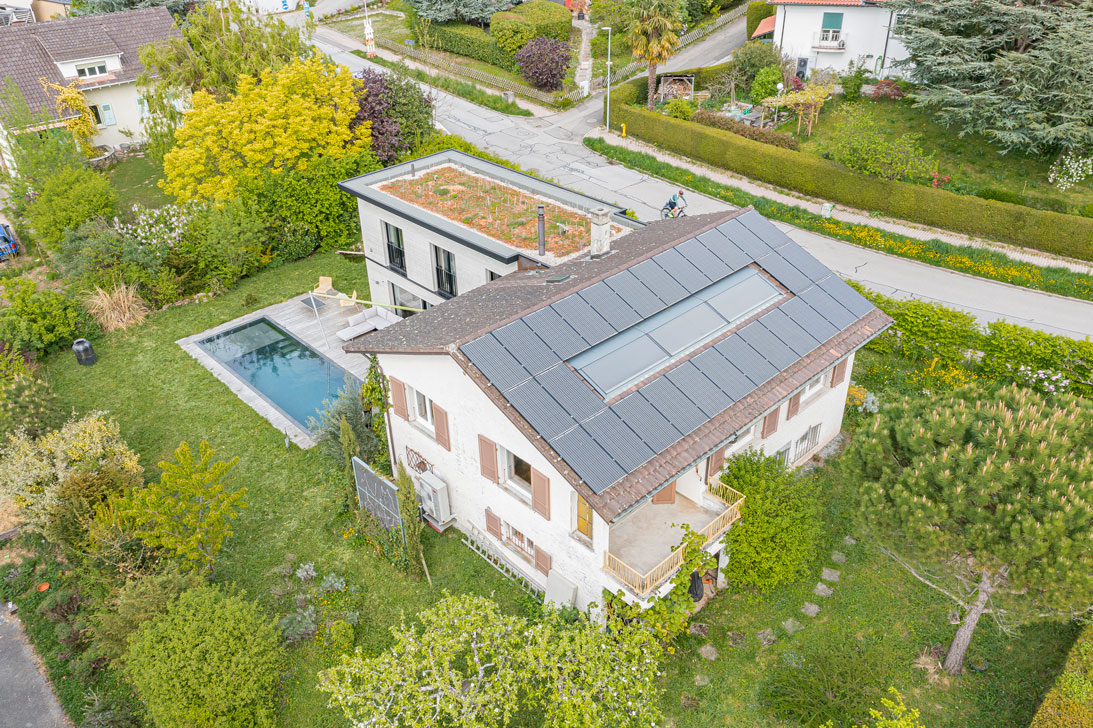 Maison à Vevey avec panneaux solaires et extension moderne