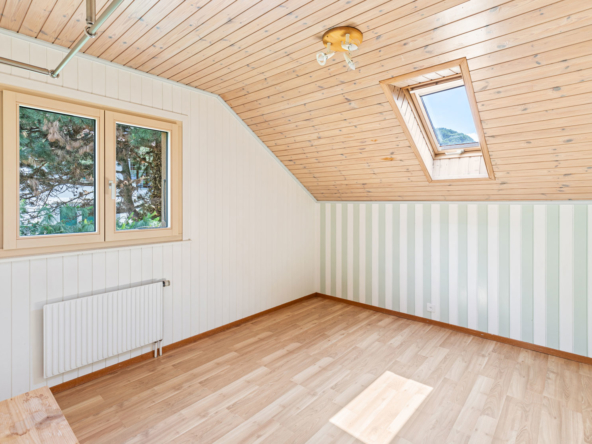 Chambre mansardée à Aigle